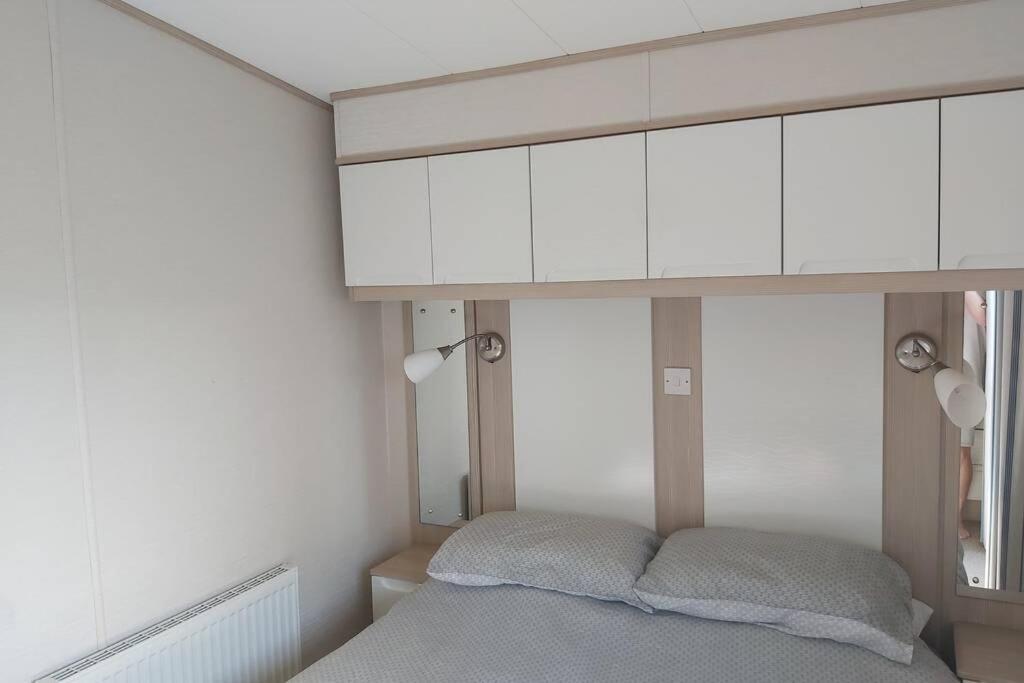 8 Berth Caravan At Parkdean Camber Sands Esterno foto